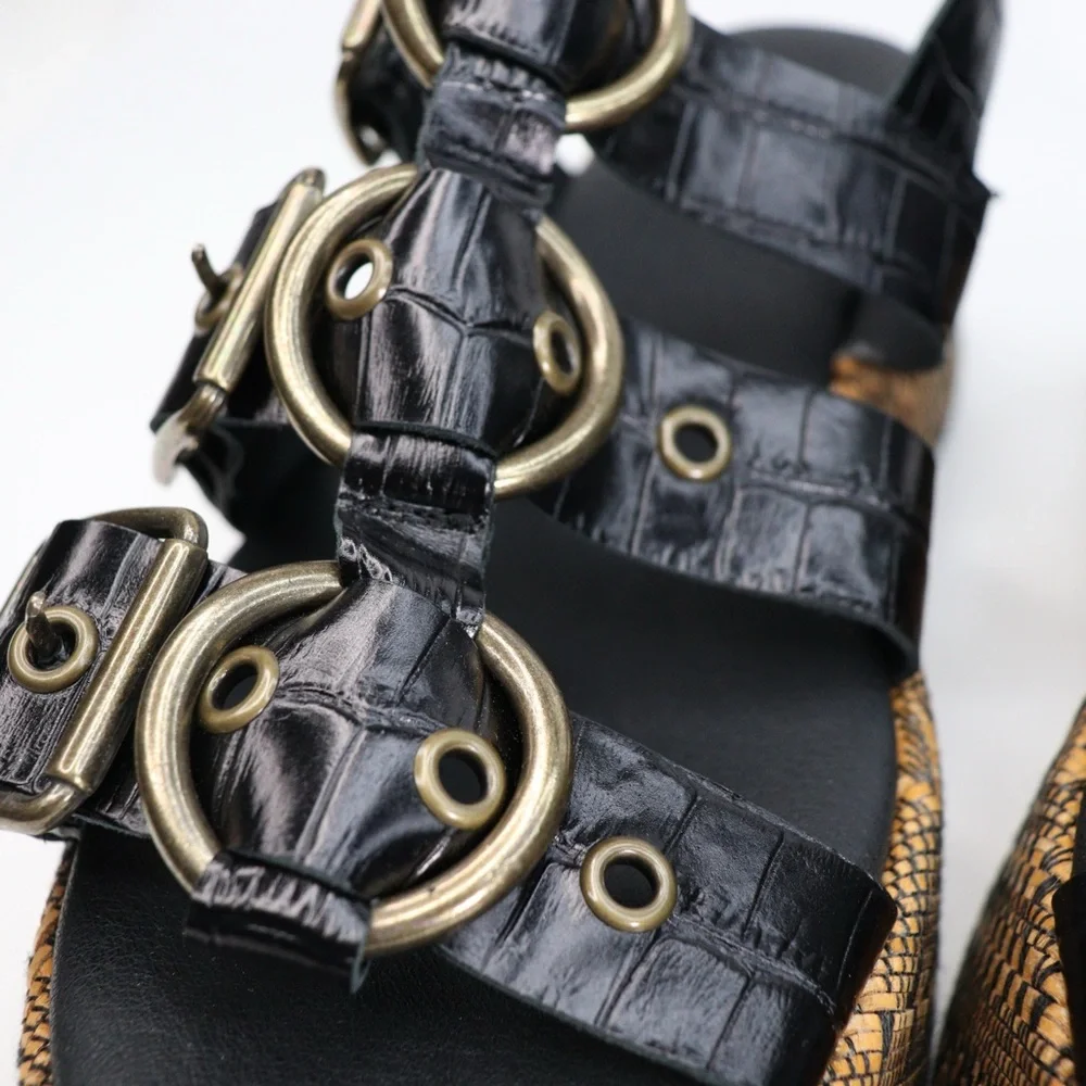 NIB Free People Amor Black/ Gold Flatform Women’s Sandals with Buckle Size 10 - Picture 6 of 16